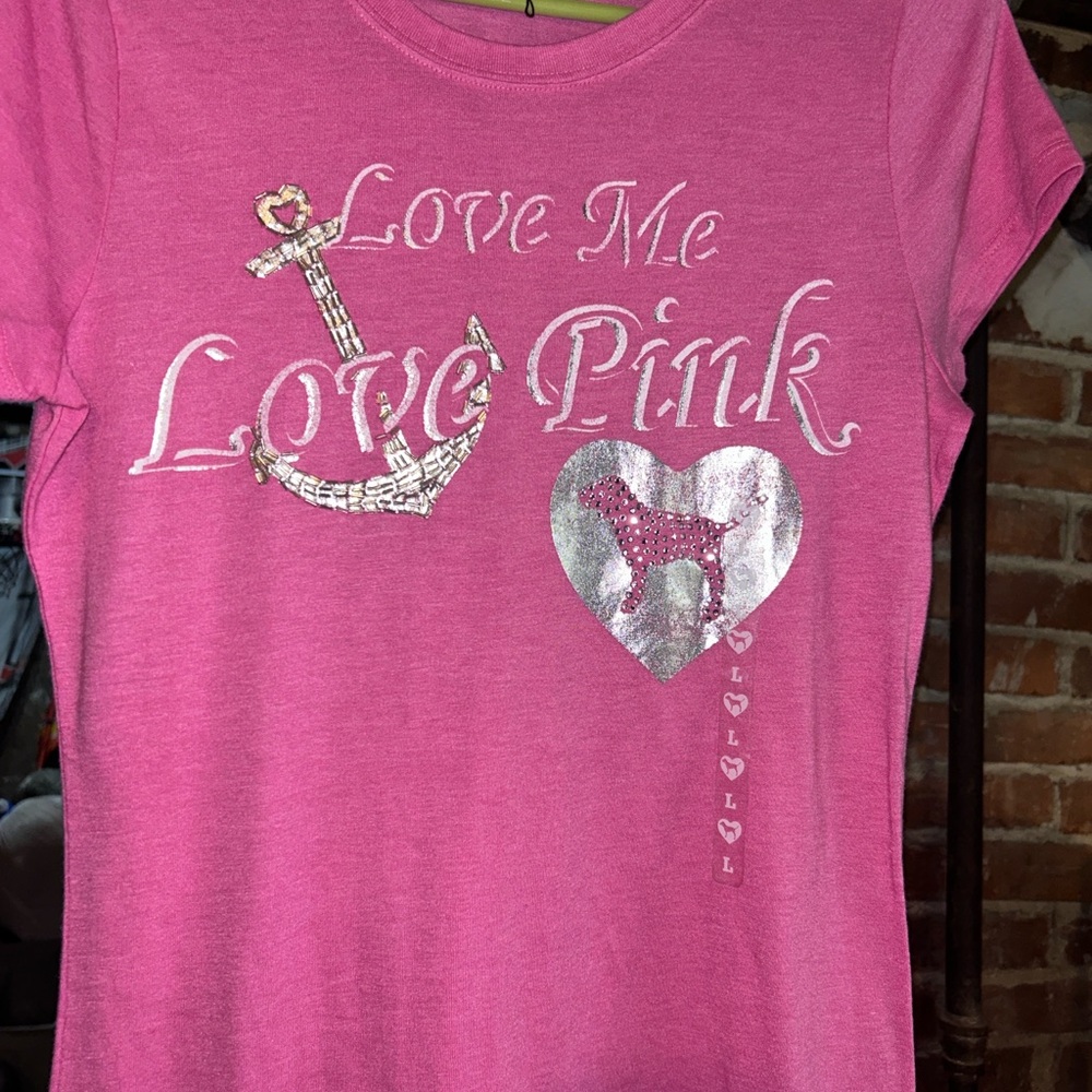 Beautiful VS Pink vintage htf Graphic Barbie Pink T-Shirt!